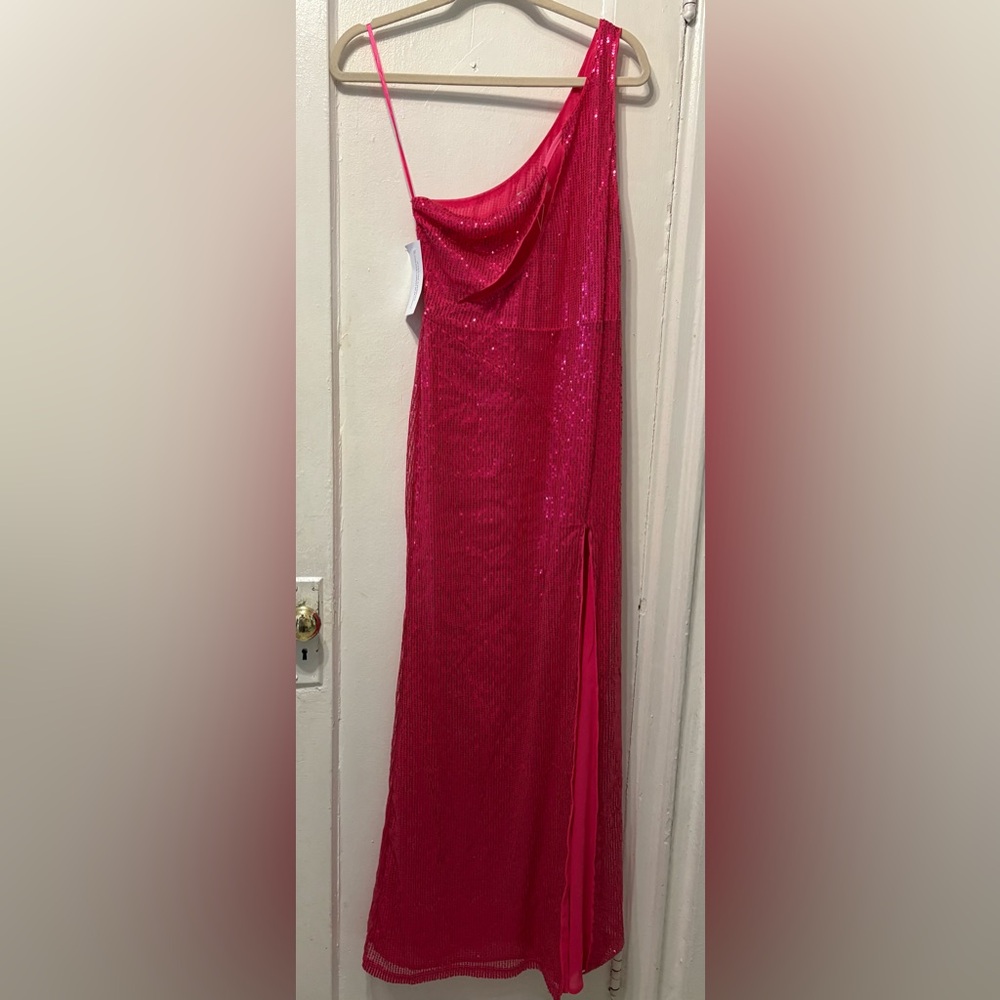 Elegant Pink One-Shoulder Prom Dress